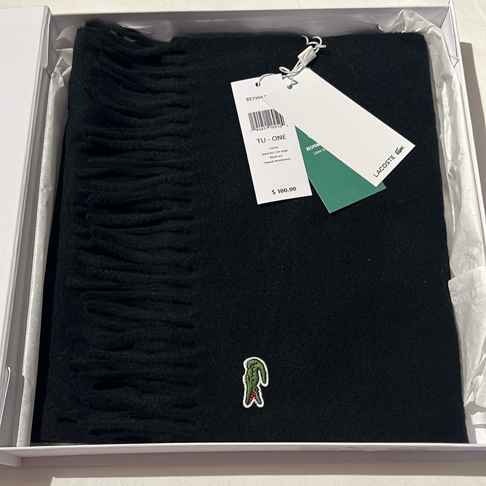 Lacoste Winter Scarf 🎁